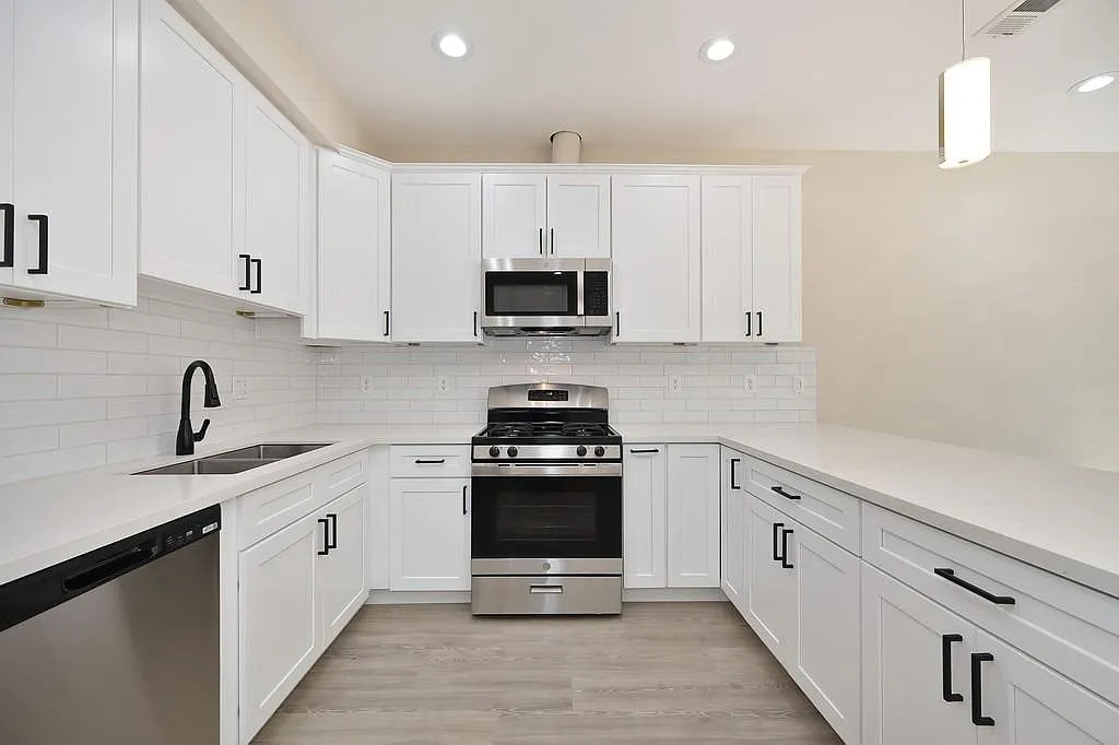 3 bed, 2.5 bath, 1250 sqft, $2,750 — Photo 3
