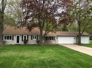 2112 Raby Rd, Haslett, MI 48840