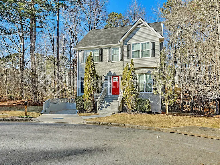 7144 Stonebrook Cir — Photo 1