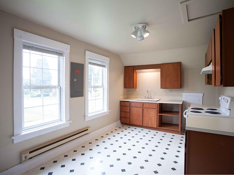 Bright, light filled kitchen.