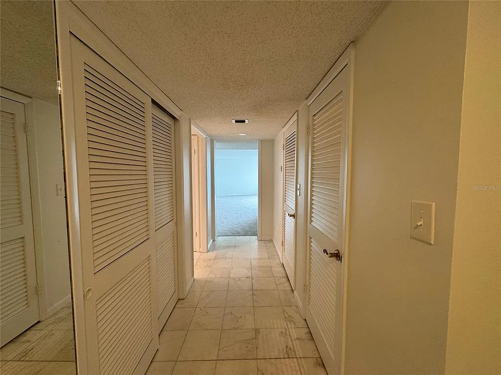 2 bed, 2.0 bath, 1560 sqft, $3,700 — Photo 2