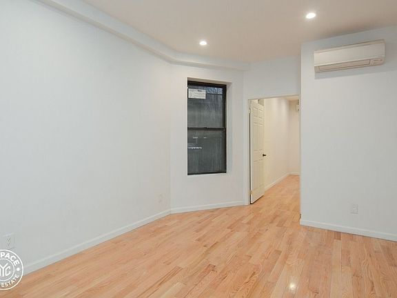 4th image of 738 Washington Ave #4P