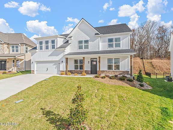 3rd image of 3624 Trailing Vine Ln