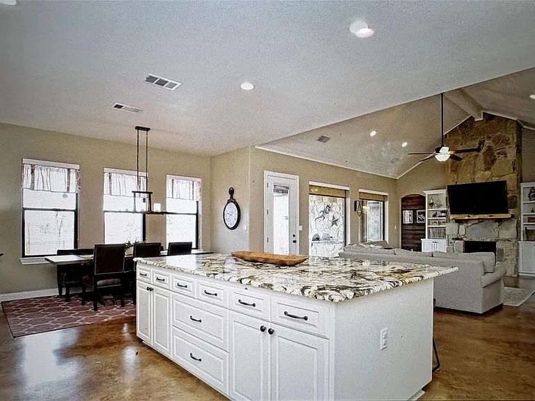 126 Packsaddle Dr — Photo 12