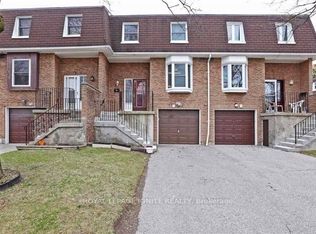 72 Dundalk Dr #4, Toronto, ON M1P 4T7