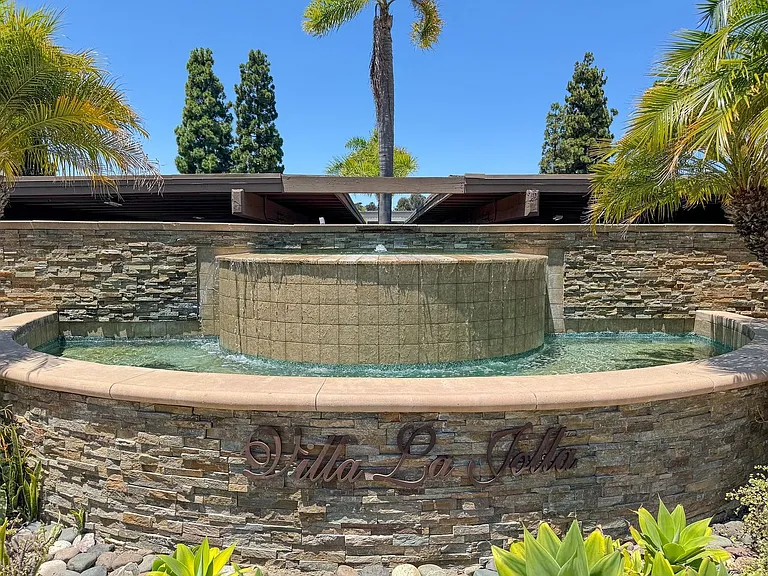 8545 Villa La Jolla Dr #H — Photo 8