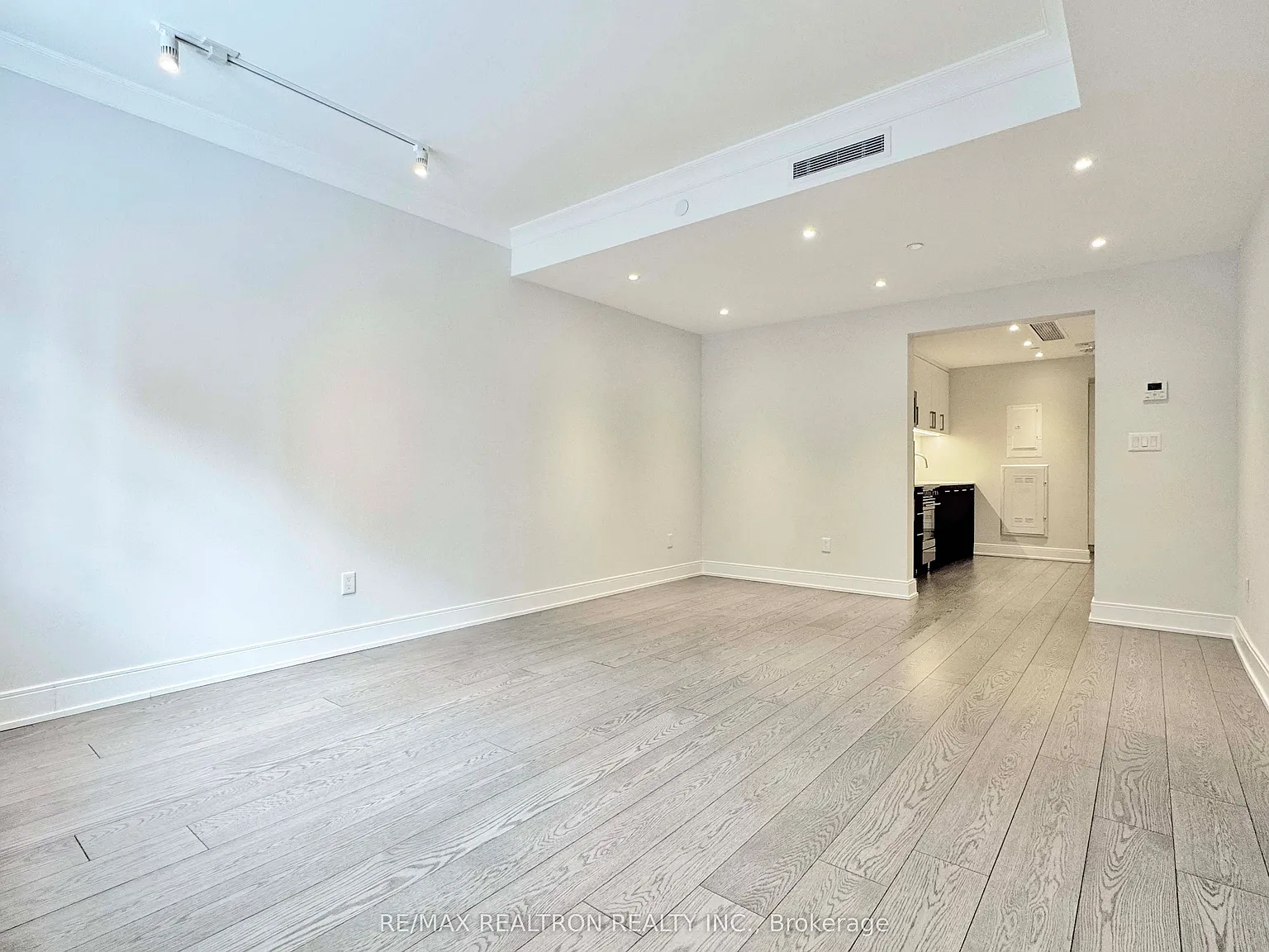Studio, $2,395 — Photo 4