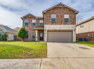 8453 Shallow Creek Dr, Fort Worth, TX 76179