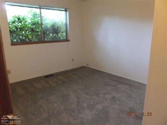 3rd image of 9826 59th Avenue Ct E