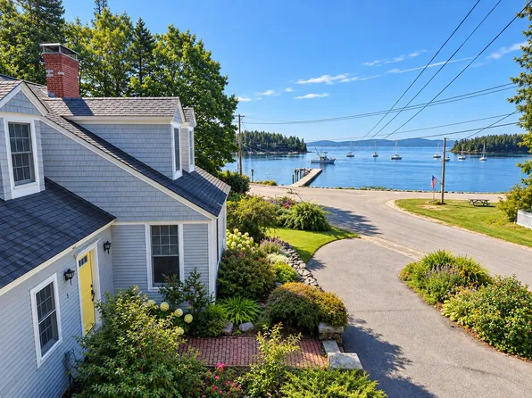 5 Main Street, Sorrento, ME 04677