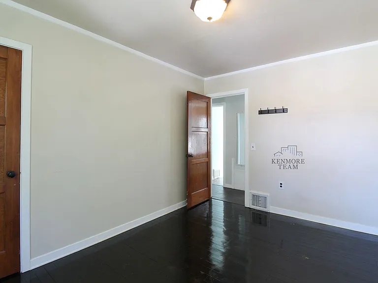 1310 Haupt Ave — Photo 10