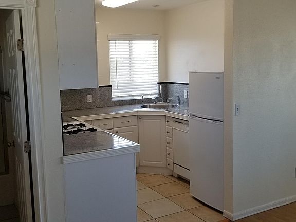 3rd image of 2576 Broadway #2