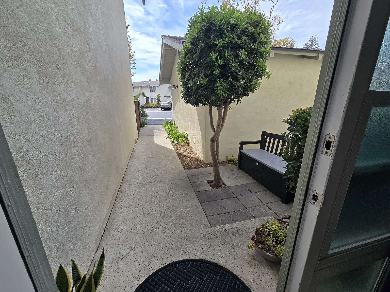 2 bed, 1.5 bath, 1100 sqft, $4,190 — Photo 3