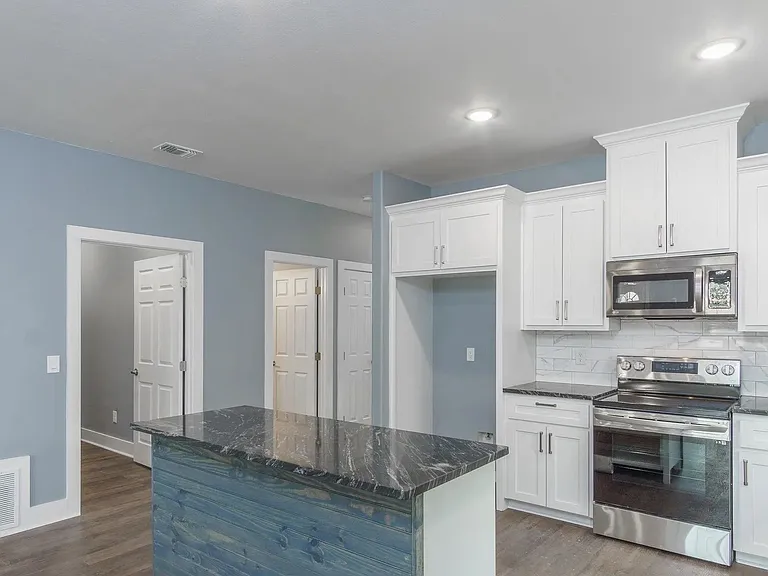 1306 Oden St — Photo 12