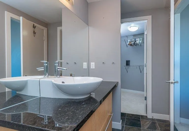 215 13th Ave SW #1305 — Photo 19