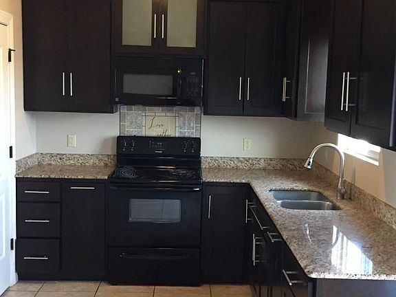 2nd image of 2680 Oak Manor Dr