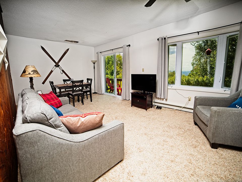 BV5E All Mountain Rentals living space