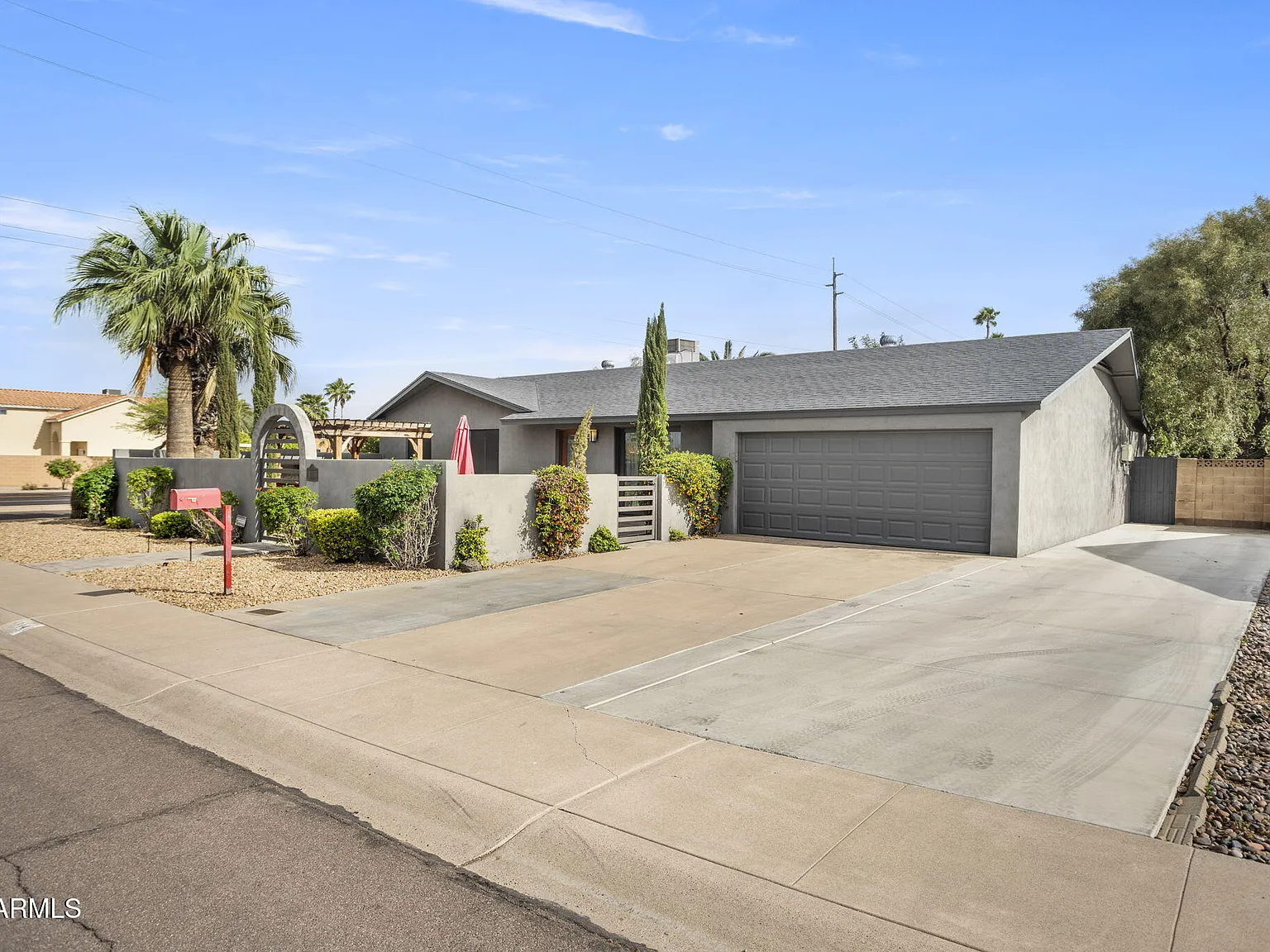3 bed, 2.0 bath, 1572 sqft, $3,000 — Photo 3