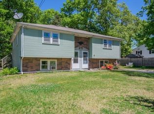 27 Carver Rd APT B, Plymouth, MA 02360