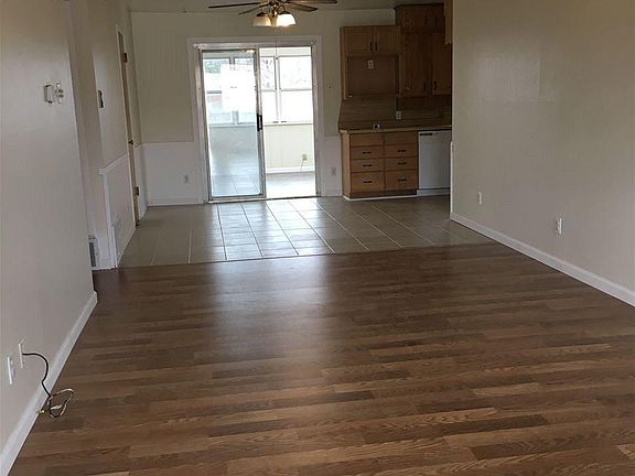 2nd image of 1109 W Louisa Ave