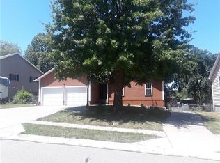 2104 N Colony Ln, Independence, MO 64058