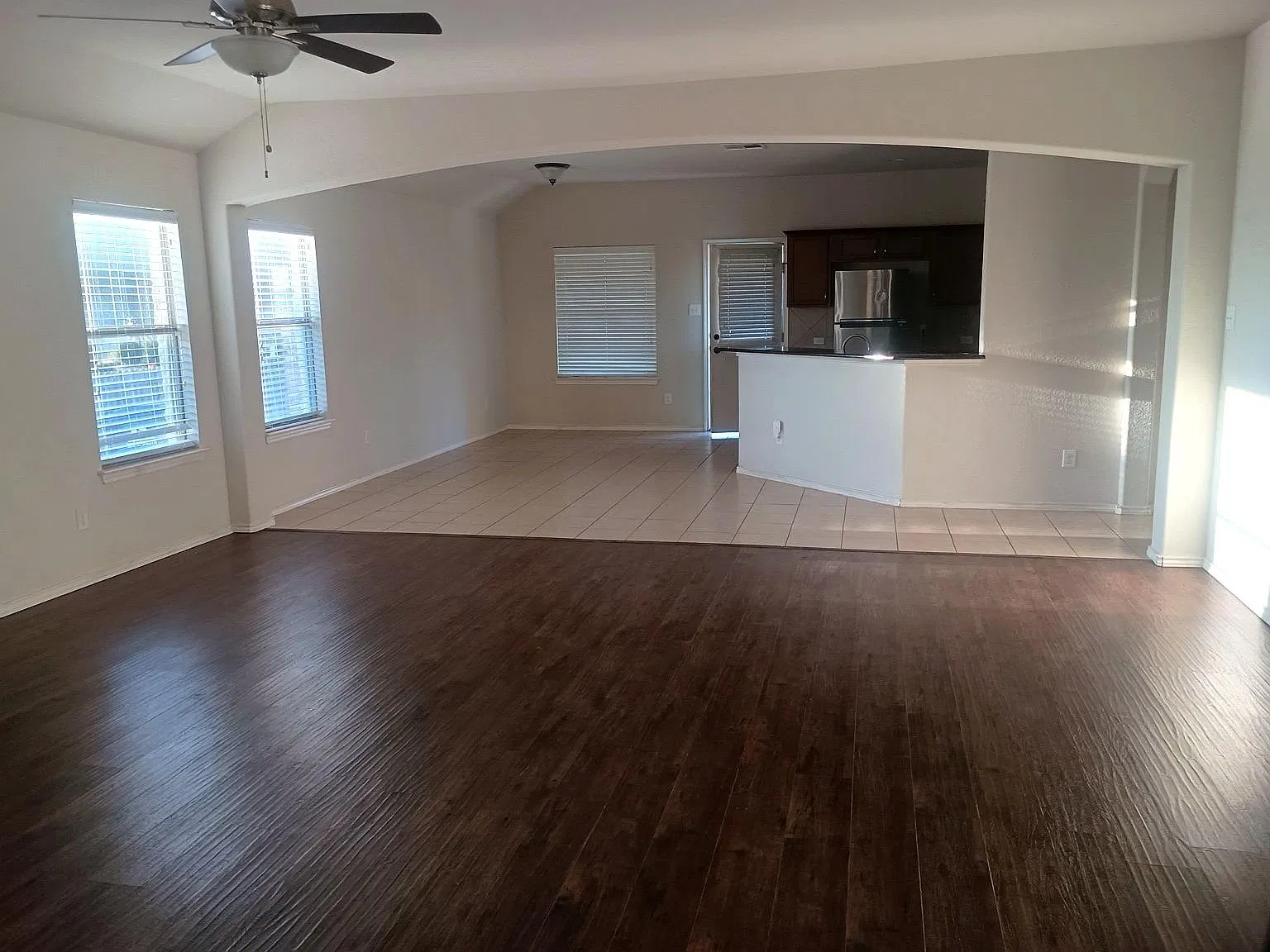 4 bed, 3.0 bath, 2160 sqft, $1,950 — Photo 3