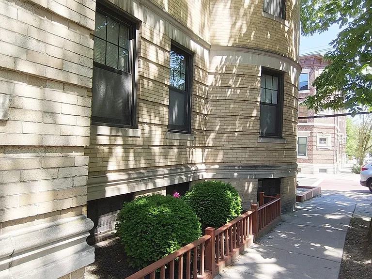 4 Fuller St #1 — Photo 10