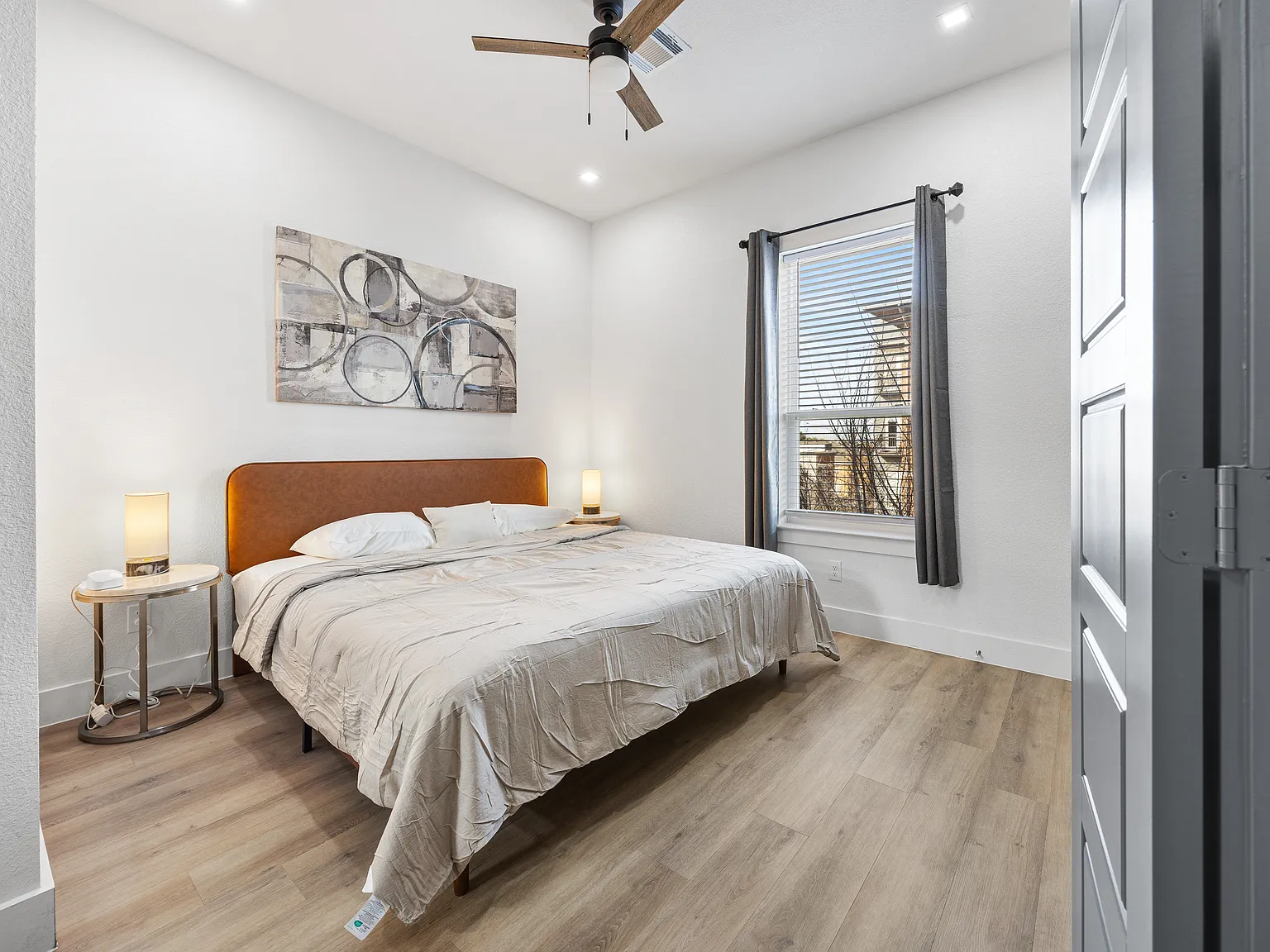 1004 Travis Ave — Photo 1