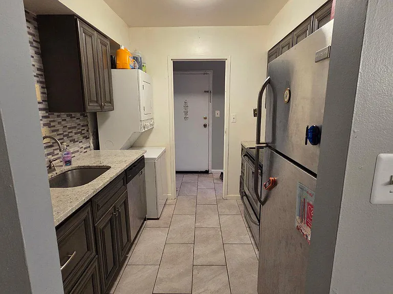 6998 Hanover Pkwy #4 — Photo 13