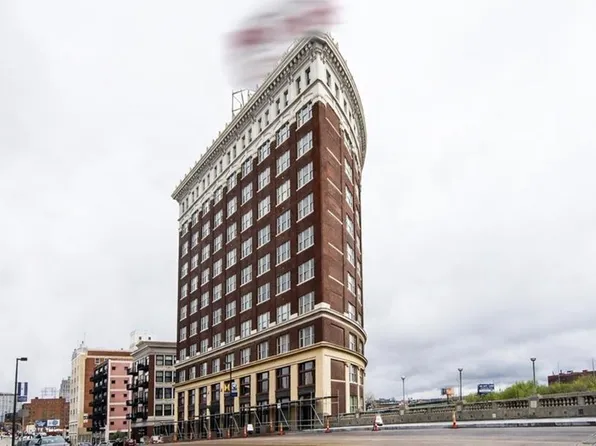 2107 Grand Ave #1001-1002, Kansas City, MO 64108