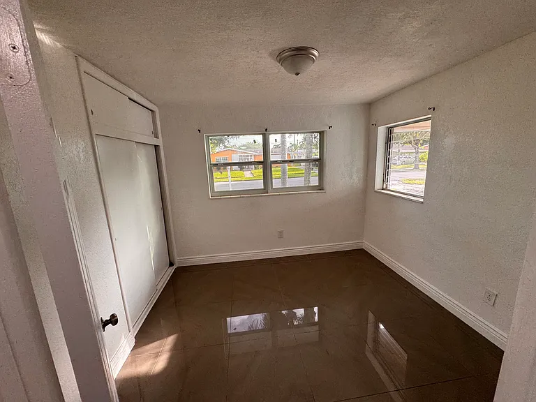 961 NW 200th St #1 — Photo 11