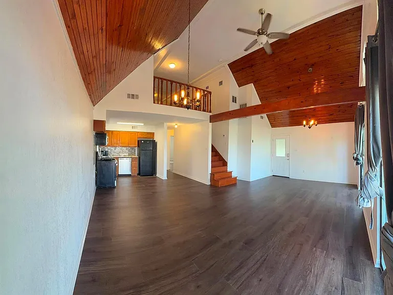 407 Bayshore Dr — Photo 9