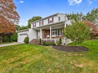 14 John F Kennedy Cir, North Providence, RI 02904