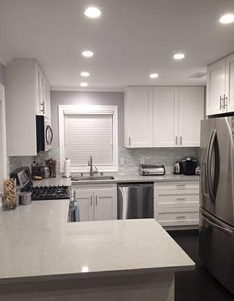2nd image of 1251 Alameda De Las Pulgas