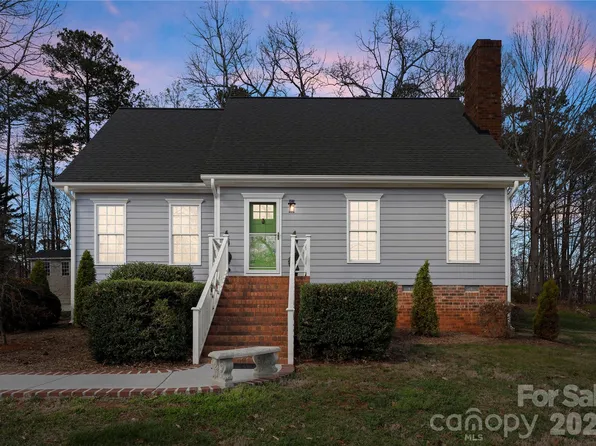 39 Bowen Dr, Belmont, NC 28012
