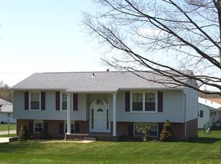 803 Perry Dr NW, Canton, OH 44708