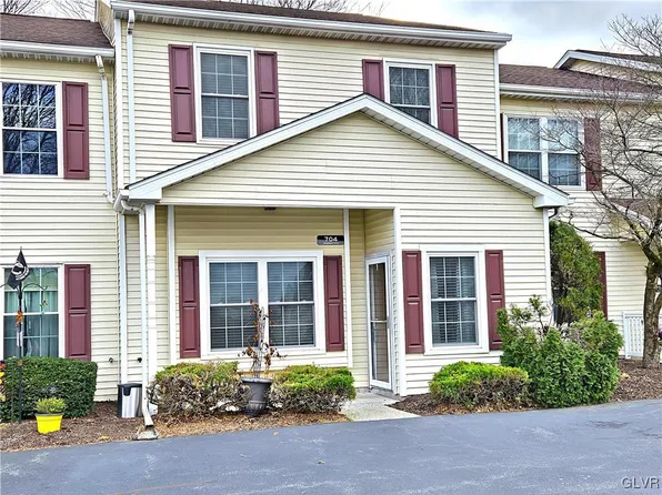 704 Briarwood Dr, Bethlehem, PA 18020