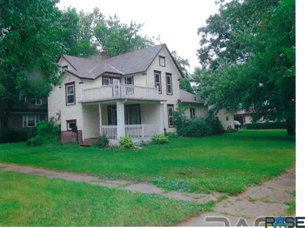 400 W Main St, Beresford, SD 57004