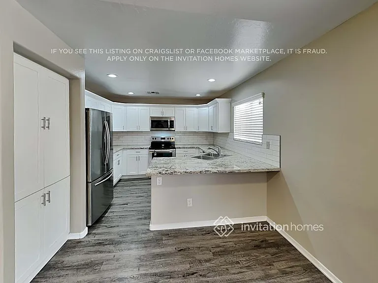 1075 E Rolls Rd — Photo 6