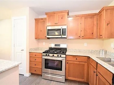 513 Vee St — Photo 4