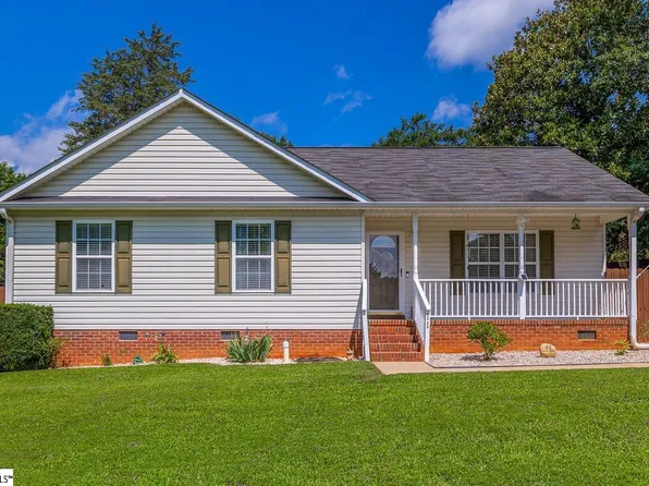 11 Parker Rd, Taylors, SC 29687