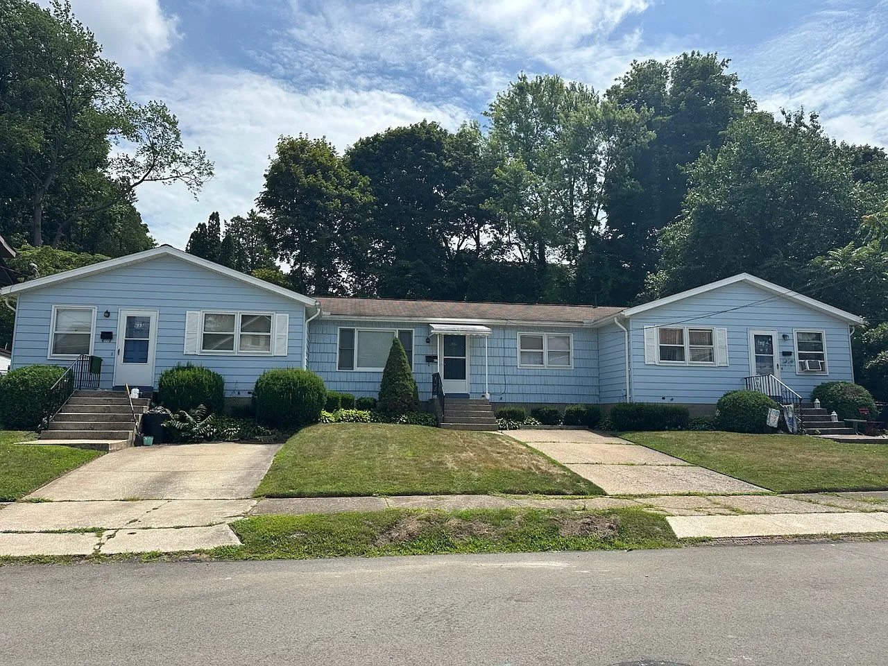 2 bed, 1.0 bath, 789 sqft, $950 — Photo 2