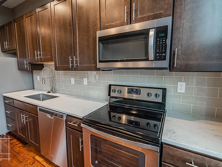 245 King Ave — Photo 10
