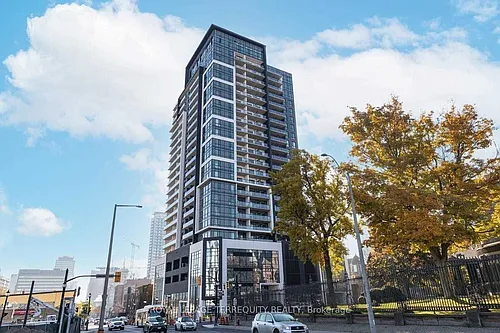 15 Queen St S Photo 1