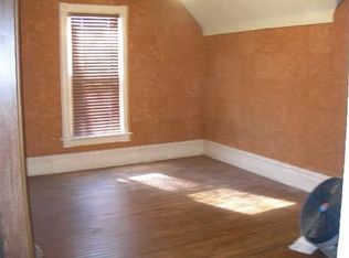 726 Brook St, Elgin, IL 60120