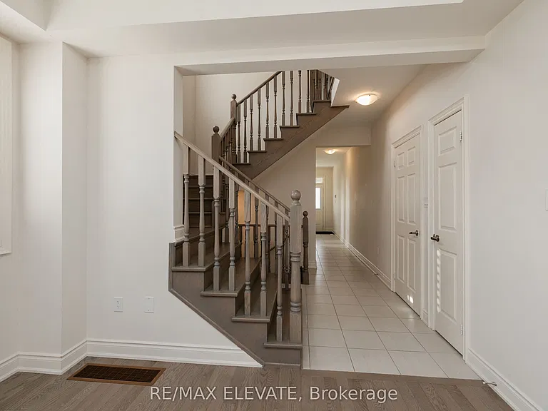 255 McKean Dr N — Photo 10