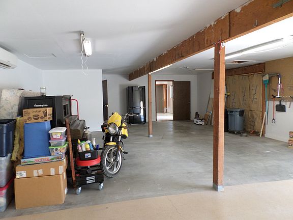 3rd image of 850 S 11th St