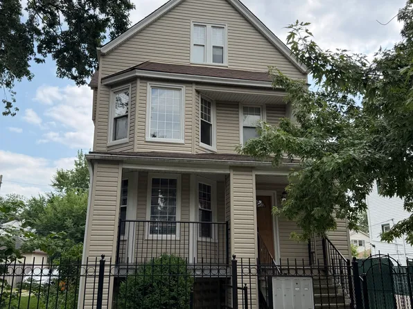 3319 W Berteau Ave #2, Chicago, IL 60618