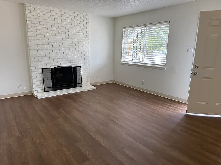 3908 Ortiz Ct NE #A — Photo 5