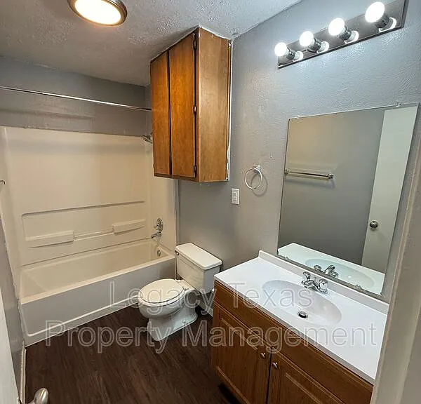 1714 Short St #A — Photo 13